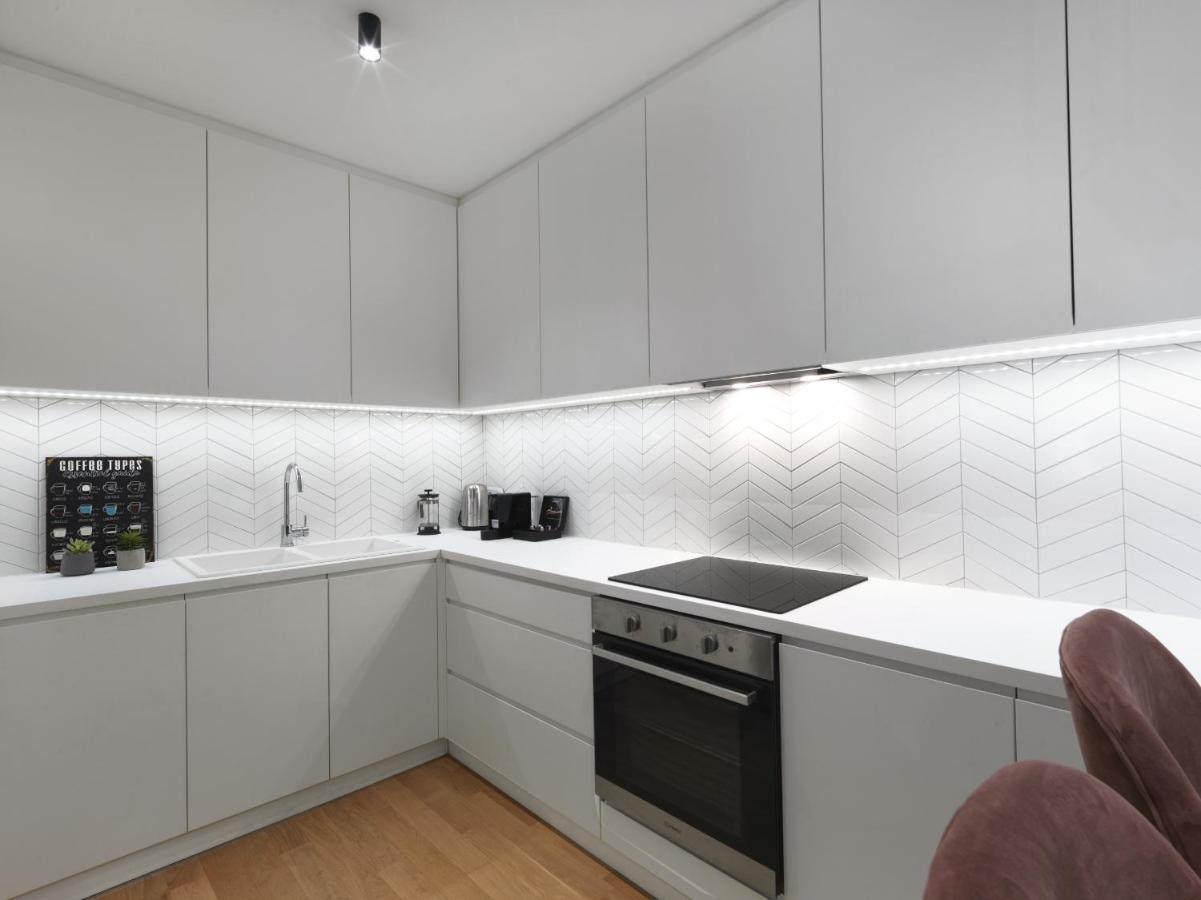 Fresh, New & Ready For You! Rnvtd Apt In Koukaki! 아테네 외부 사진